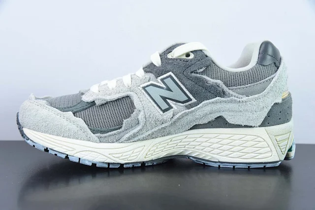 New Balance Sneakers 2002R product detail image 38