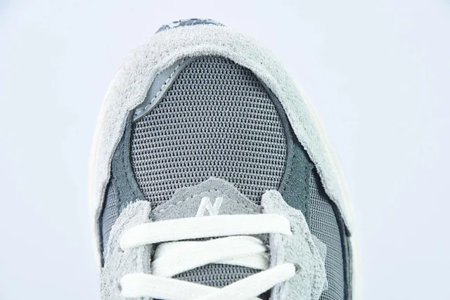New Balance Sneakers 2002R product detail image 39