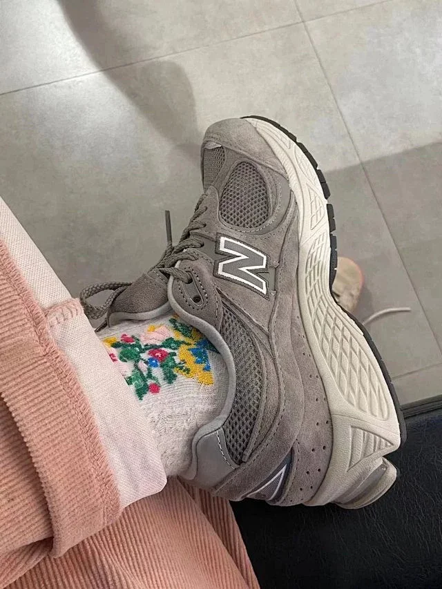 New Balance Sneakers 2002R product detail image 4
