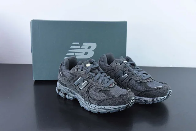 New Balance Sneakers 2002R product detail image 32
