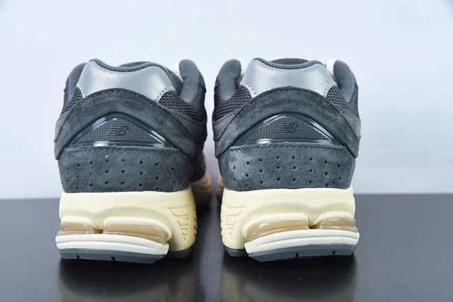 New Balance Sneakers 2002R product detail image 51
