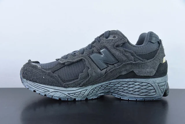 New Balance Sneakers 2002R product detail image 29