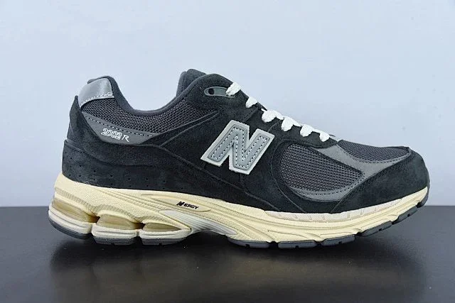 New Balance Sneakers 2002R product detail image 14