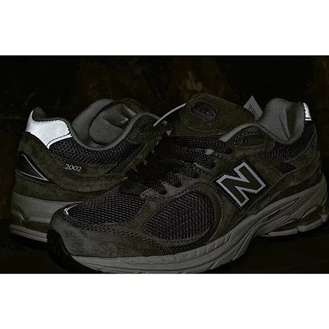 New Balance Sneakers 2002R product detail image 2