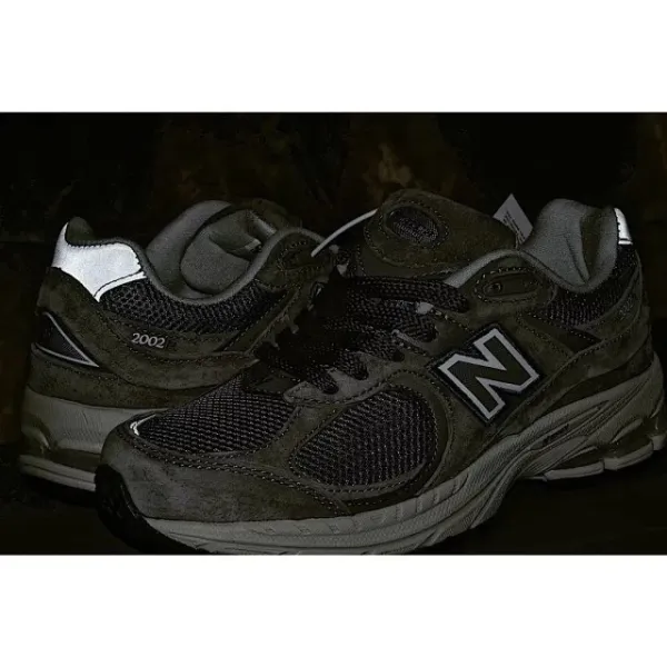New Balance 2002R Beige Sneakers - 3