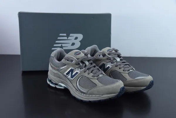 New Balance 2002R Beige Sneakers - 24