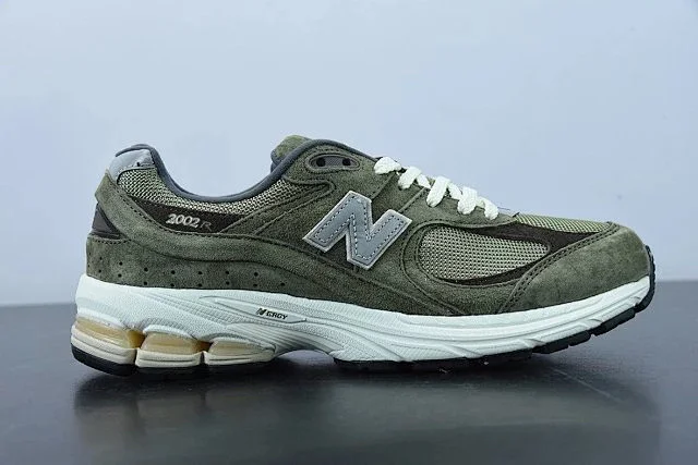 New Balance Sneakers 2002R product detail image 11