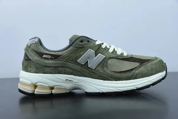 New Balance 2002R Beige Sneakers - 12
