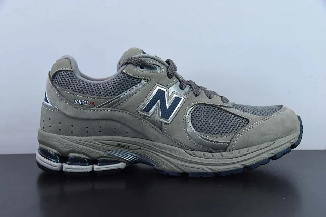 New Balance Sneakers 2002R product detail image 9