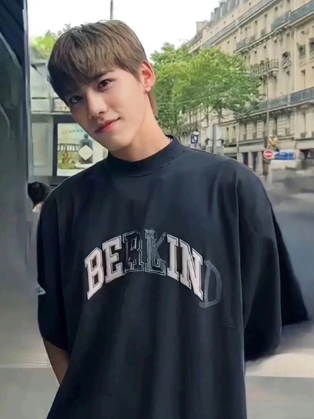 BLCG Short Sleeve Balenciaga Parisian Home 23FW Berlin Limited Be kind Monogram Embroidered Aged Damage Patch Silhouette T-Shirt pp Same Top on Market