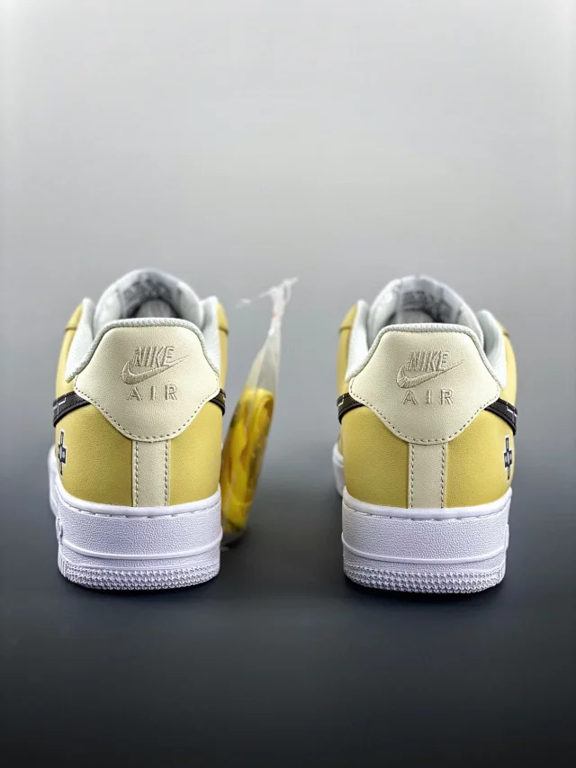 Nike Sneakers Air Force 1 low-top with graphic Swoosh designs product detail image 23