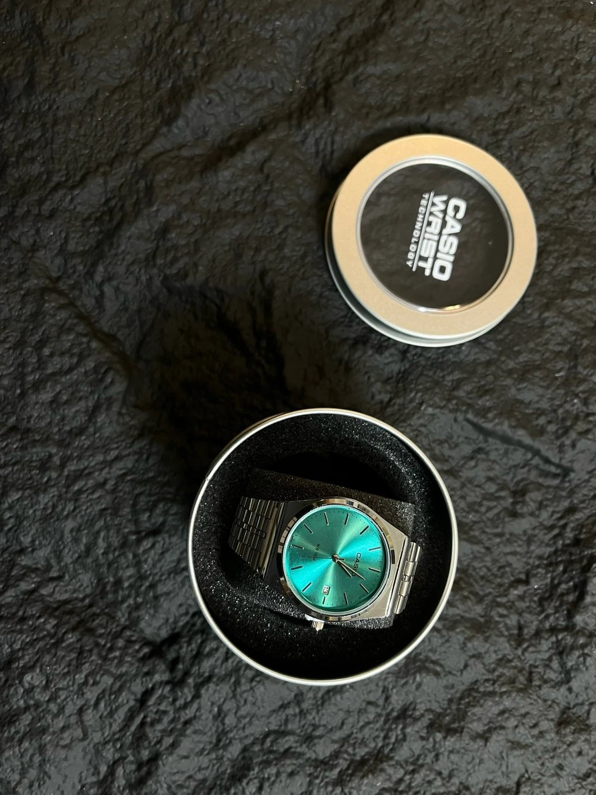 💰 $45 Free Shipping with Official Tin Box 📦 CASIO WR50M Water Resistant Quartz Movement Stainless Steel Band Japanese Watch Emerald Green Dial ⌚️
