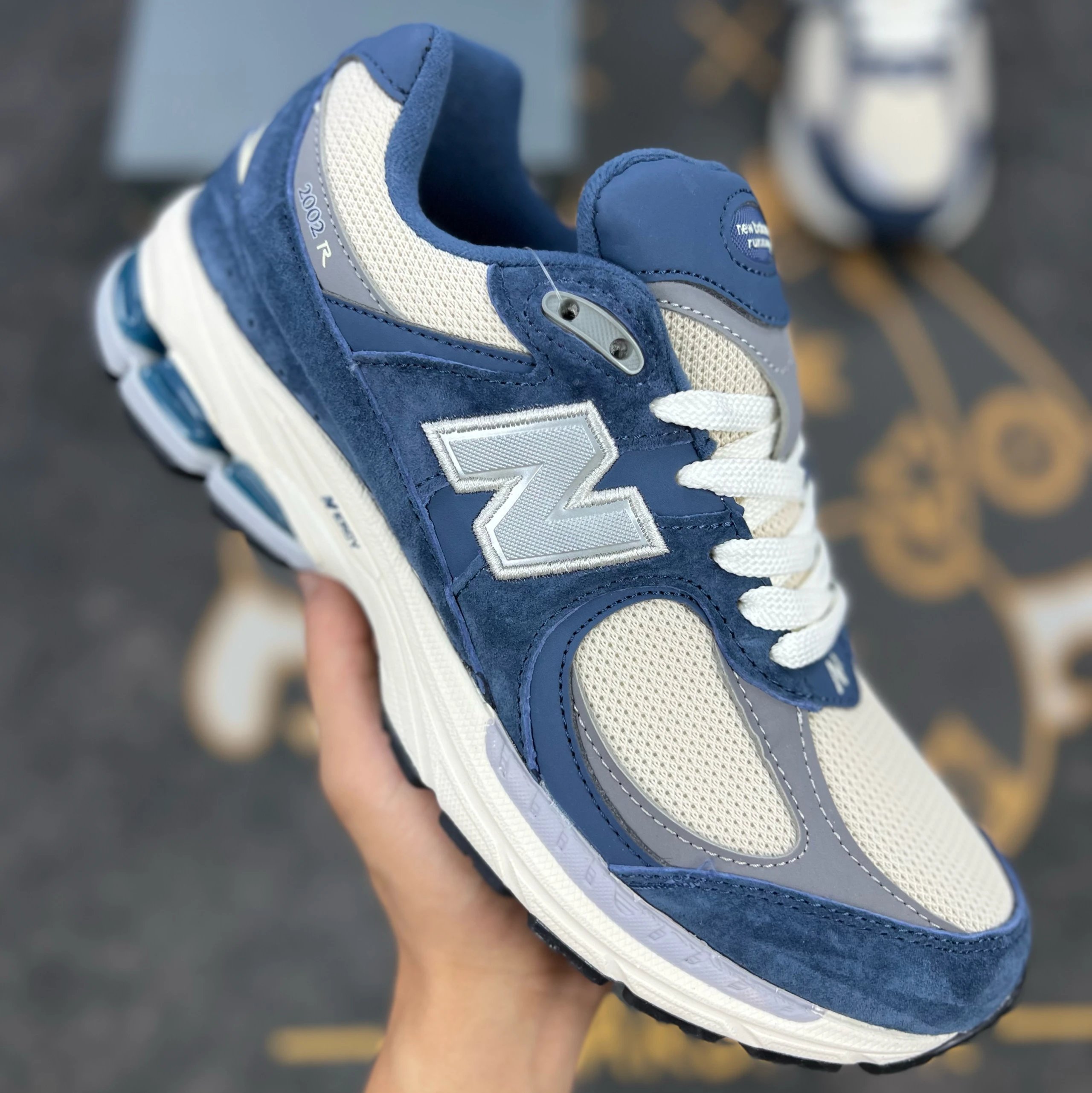 Blue/White
