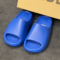 thumbnail for 【长期优势供货 招代理】纯原版本 高品质 高弹EVA 夏季必备 椰子拖鞋 带钢印 男女同款 原盒包装发货