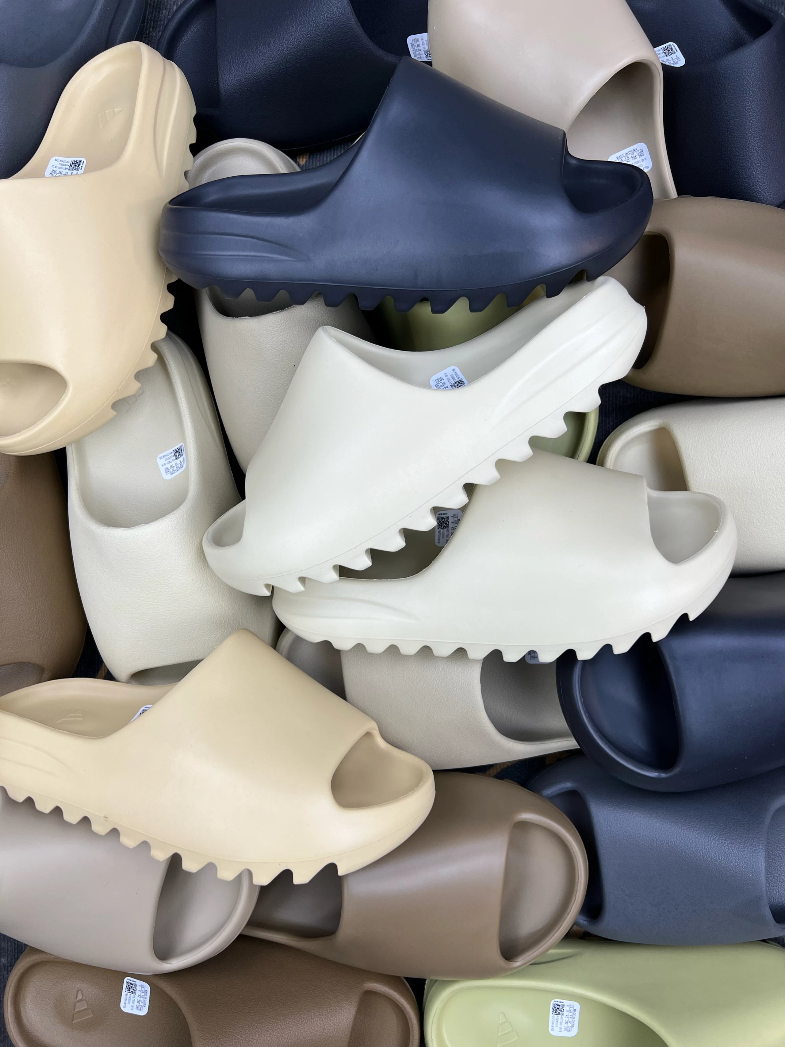 【 Long term advantage supply recruitment and agency 】 Pure original version, high-quality and high elasticity EVA summer essential coconut slippers with steel seal, male and female same style, original box packaging and shipment