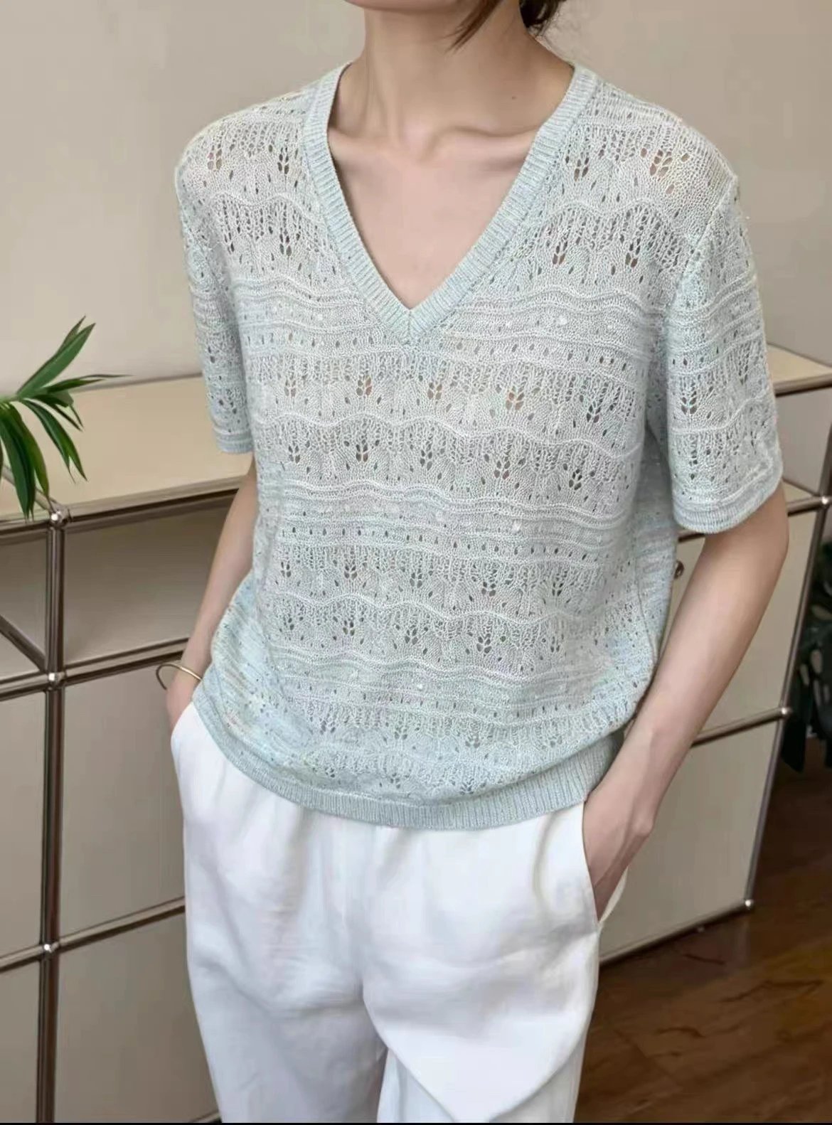纯元】2026春夏新款 太美啦！定织纱！~康宝莱te种亚麻棉混纺珠片纱挑孔提花V领短袖针织衫 女: findsindex.com