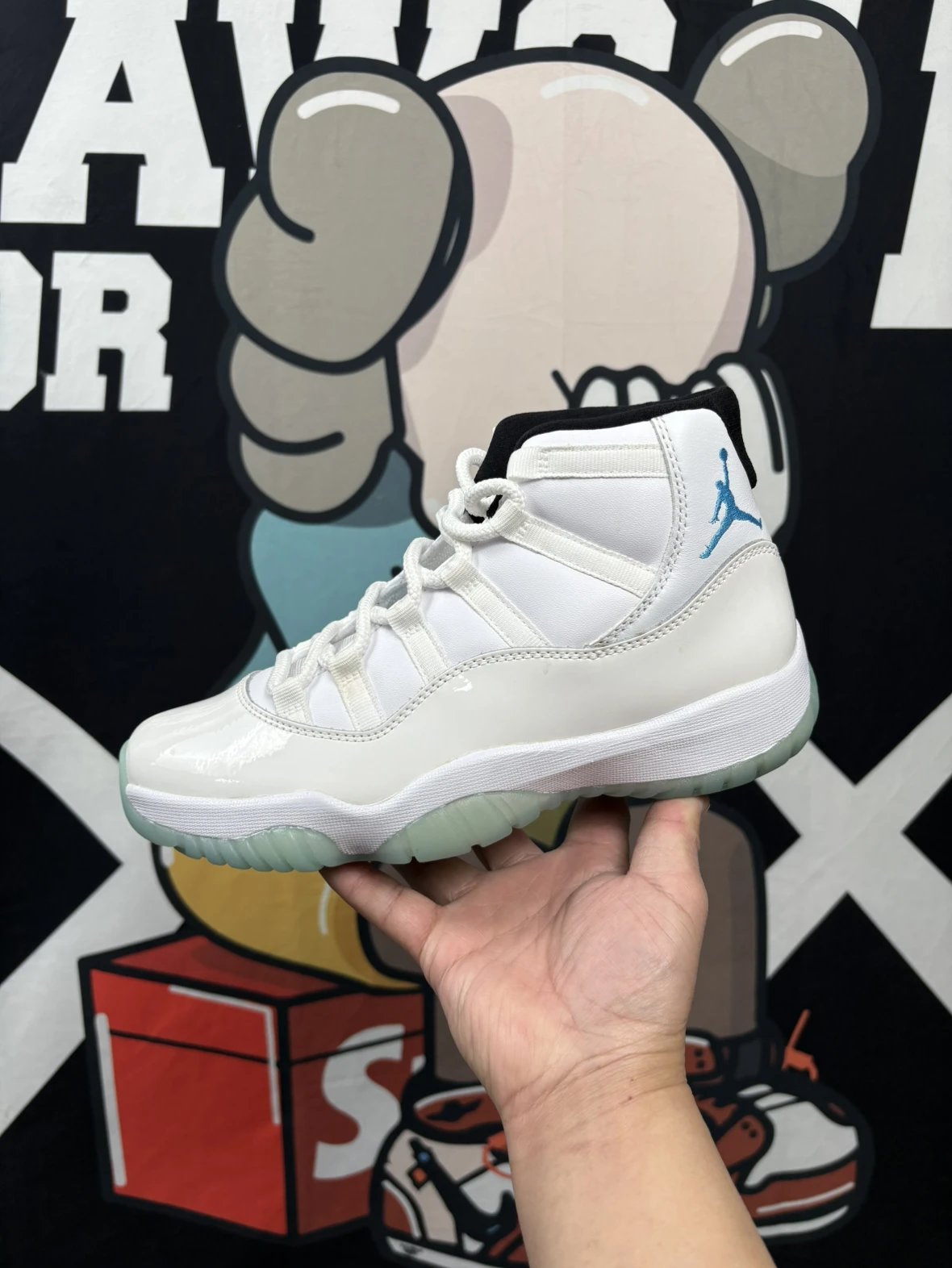 Flash Sale / Genuine Carbon Fiber Frame / 11 Retro Legend Blue - Trendy High-Top Retro Basketball Shoes for Men