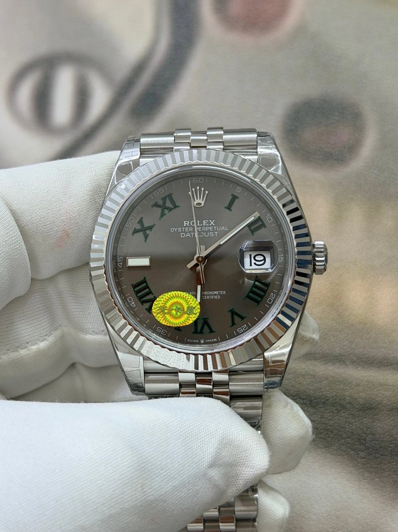 Watch from Three-legged