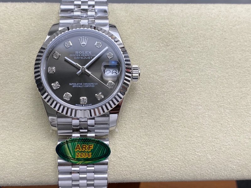 Watch from Three-legged