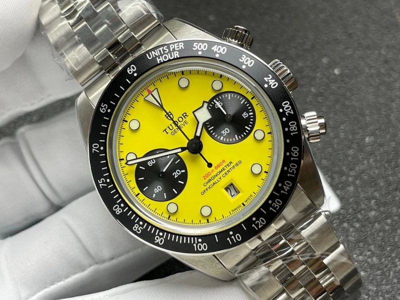 Watch from Three-legged