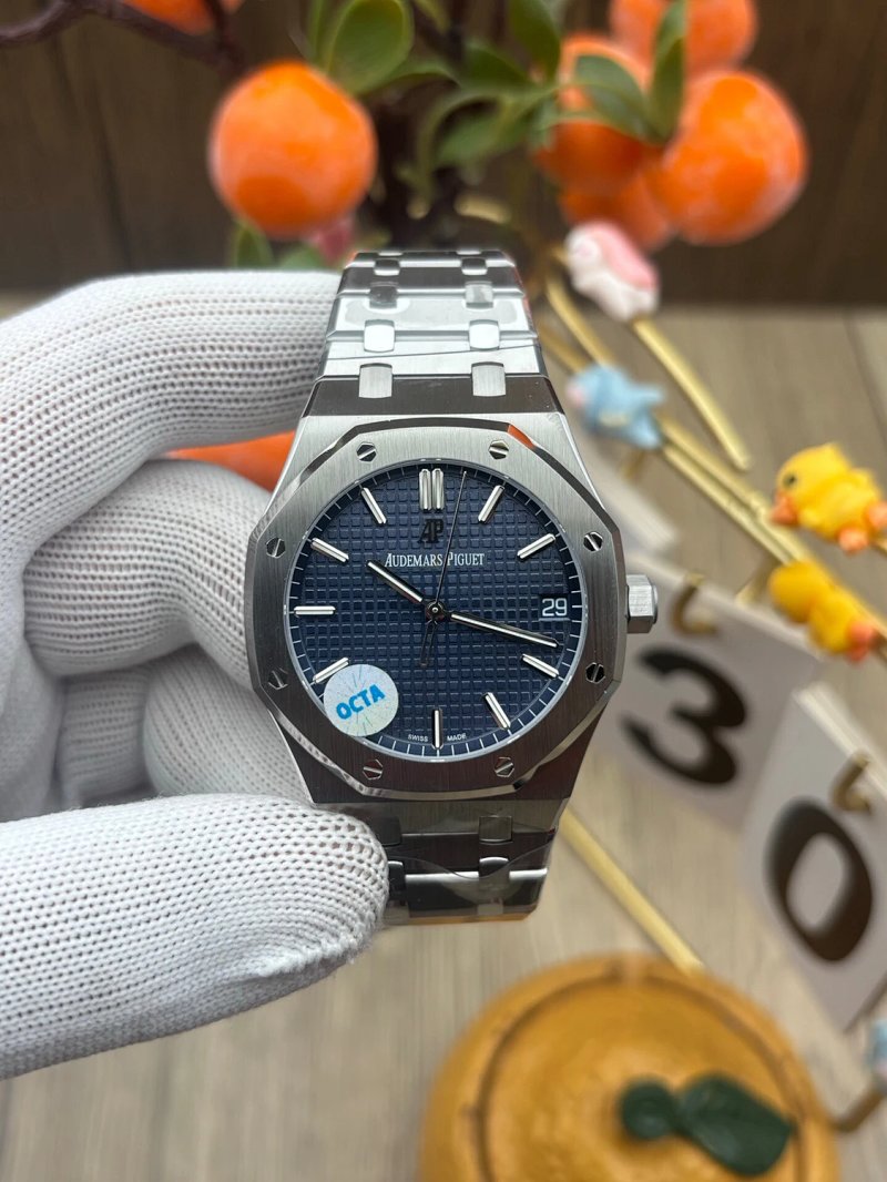 Watch from Three-legged