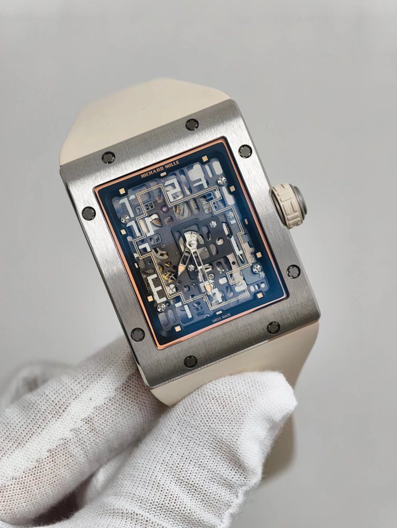 Watch from Three-legged