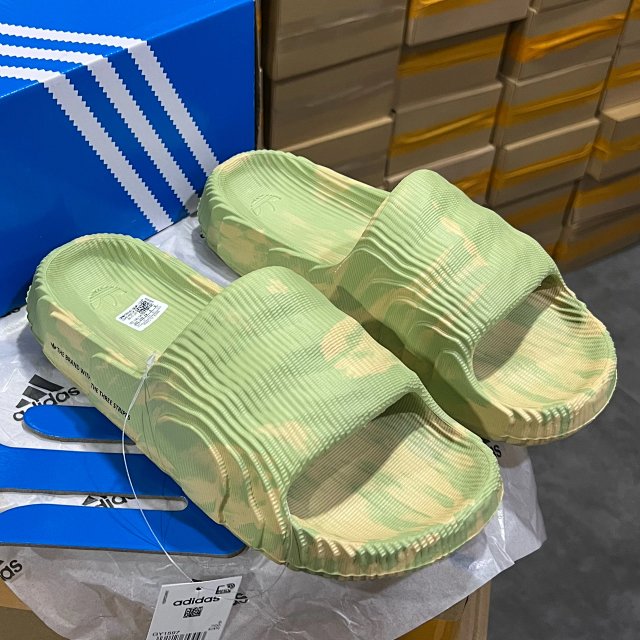 Adidas Adilette: seller detail photo 1