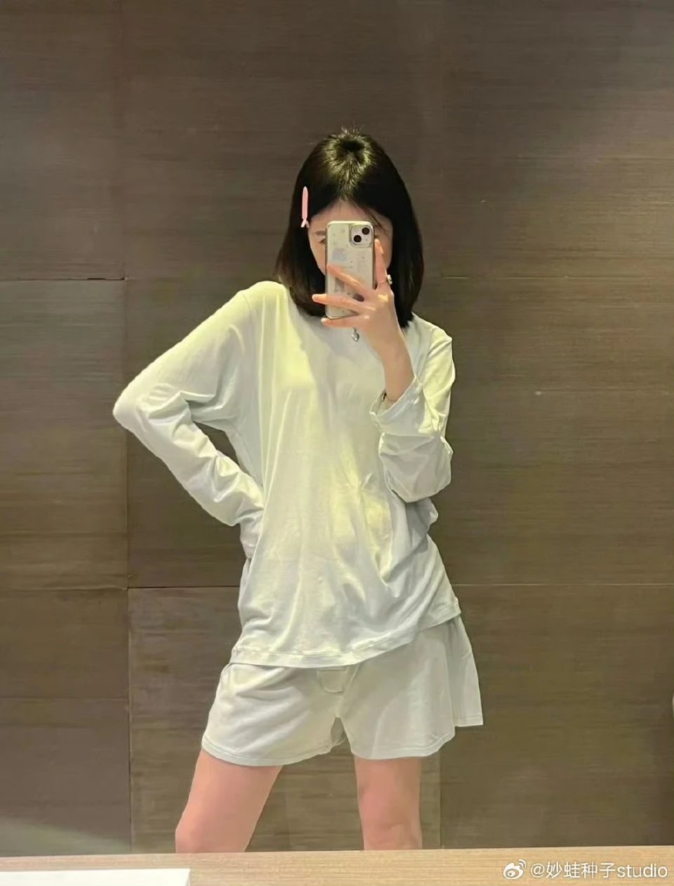 Skims Boyfriend, produced by Bulbasaur Seed, white high elasticity ultra-thin sunscreen sports long sleeved base, Modal blend fabric, super comfortable fabric, supports testing
