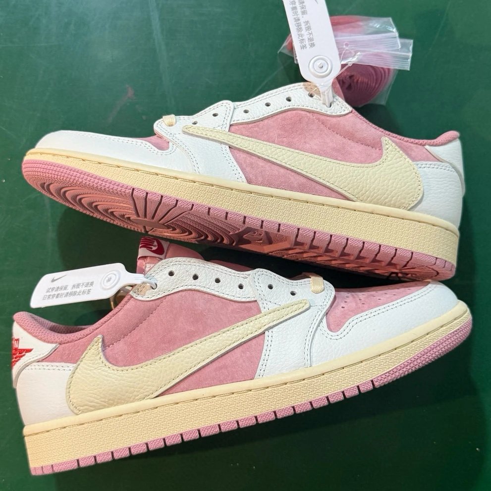 Pink inverted hook