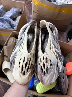 (LW Old Wang Version/LW Batch B) Think Before You Buy, Refund Requests Will Result in Blacklist, Soft Packaging, No Returns or Exchanges - Foam Runner Slides