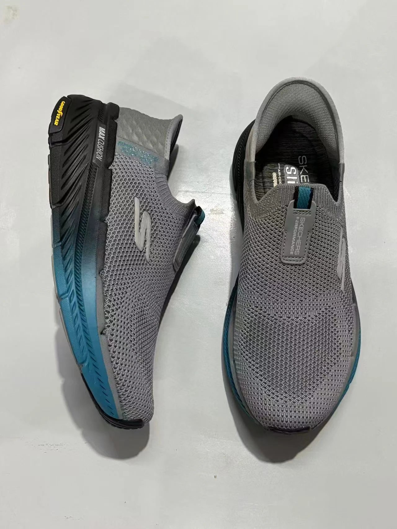 Skechers GoWalk Men's Walking Shoe