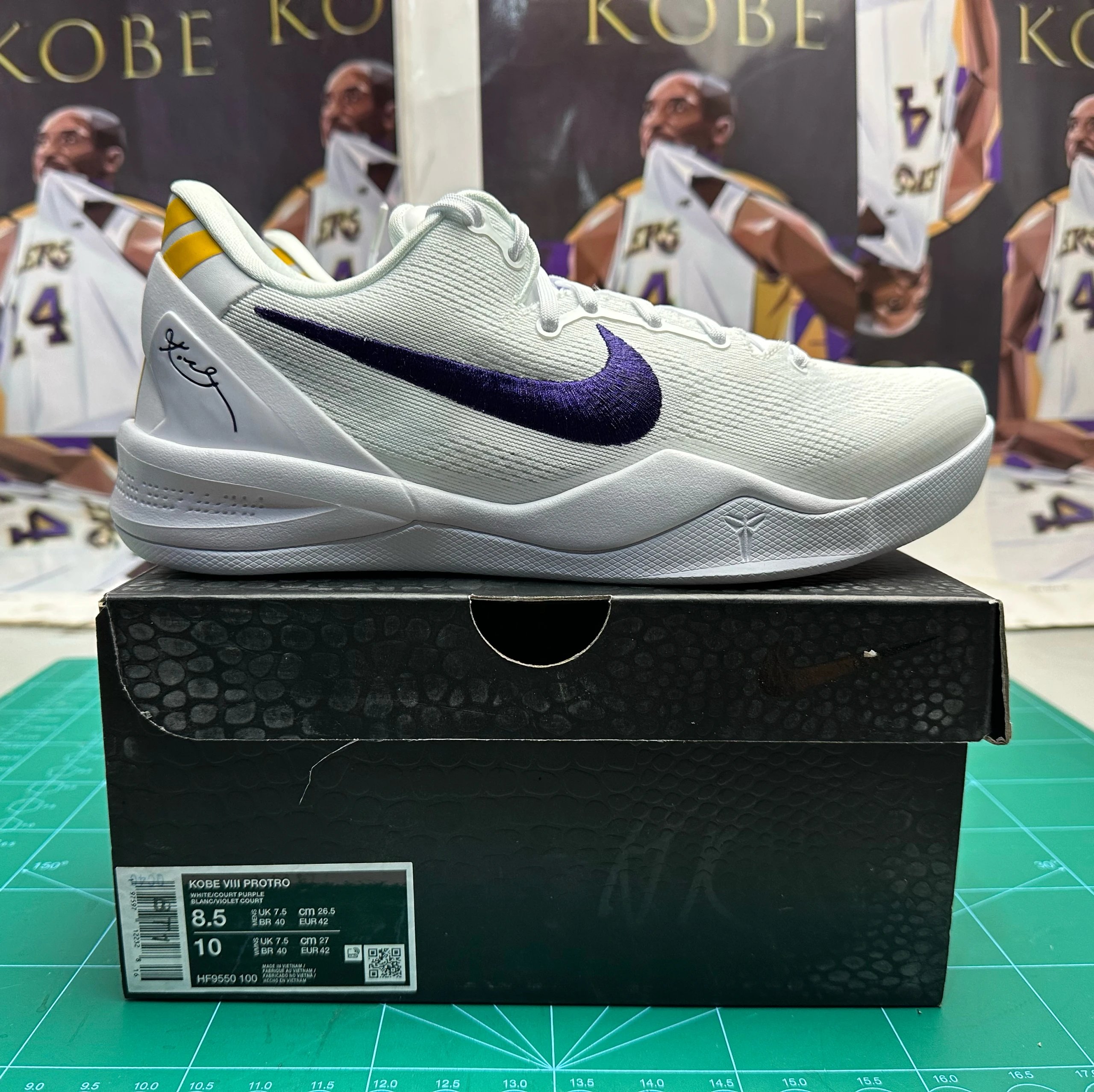 8S White