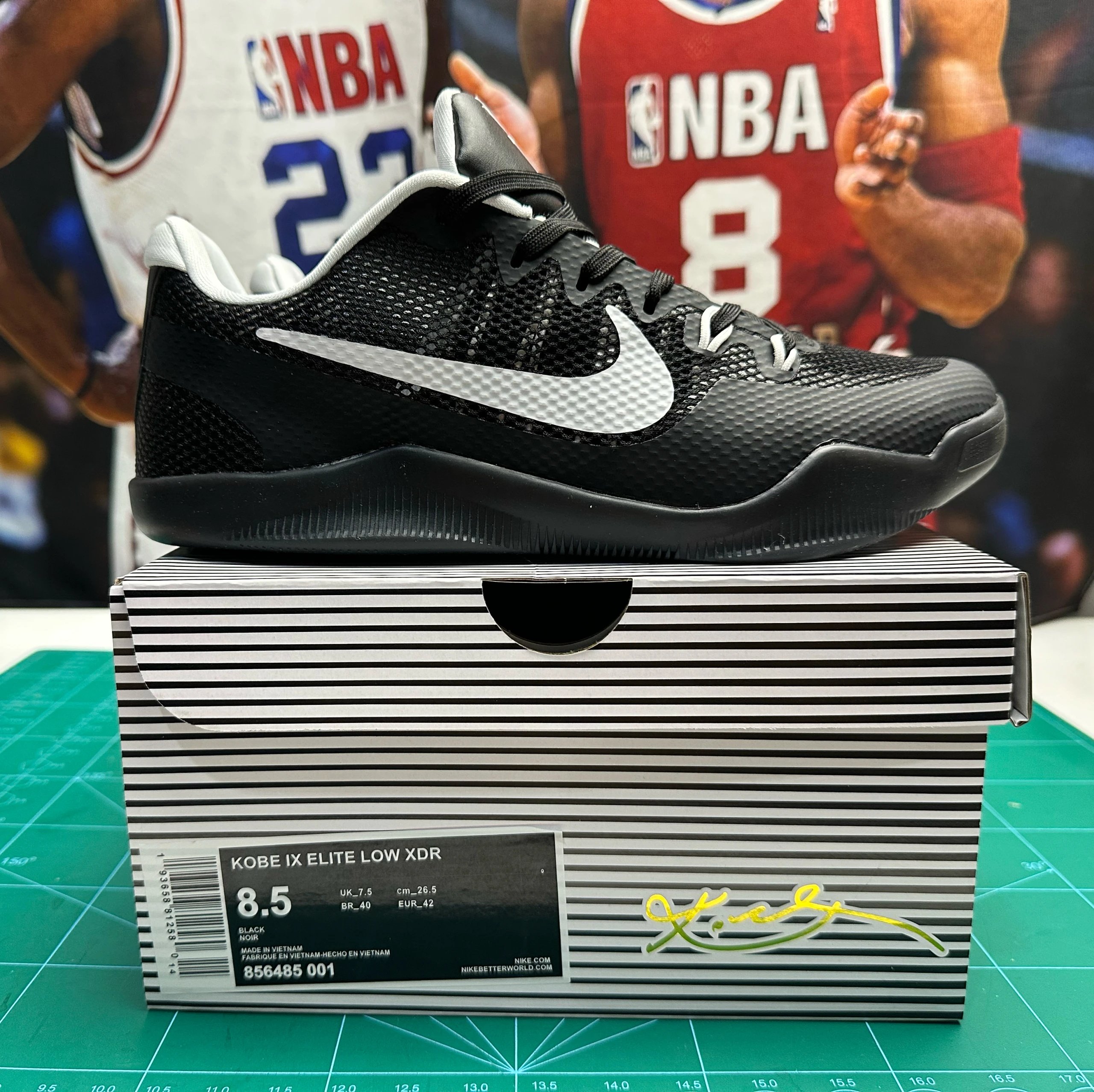 Kobe 11 Black