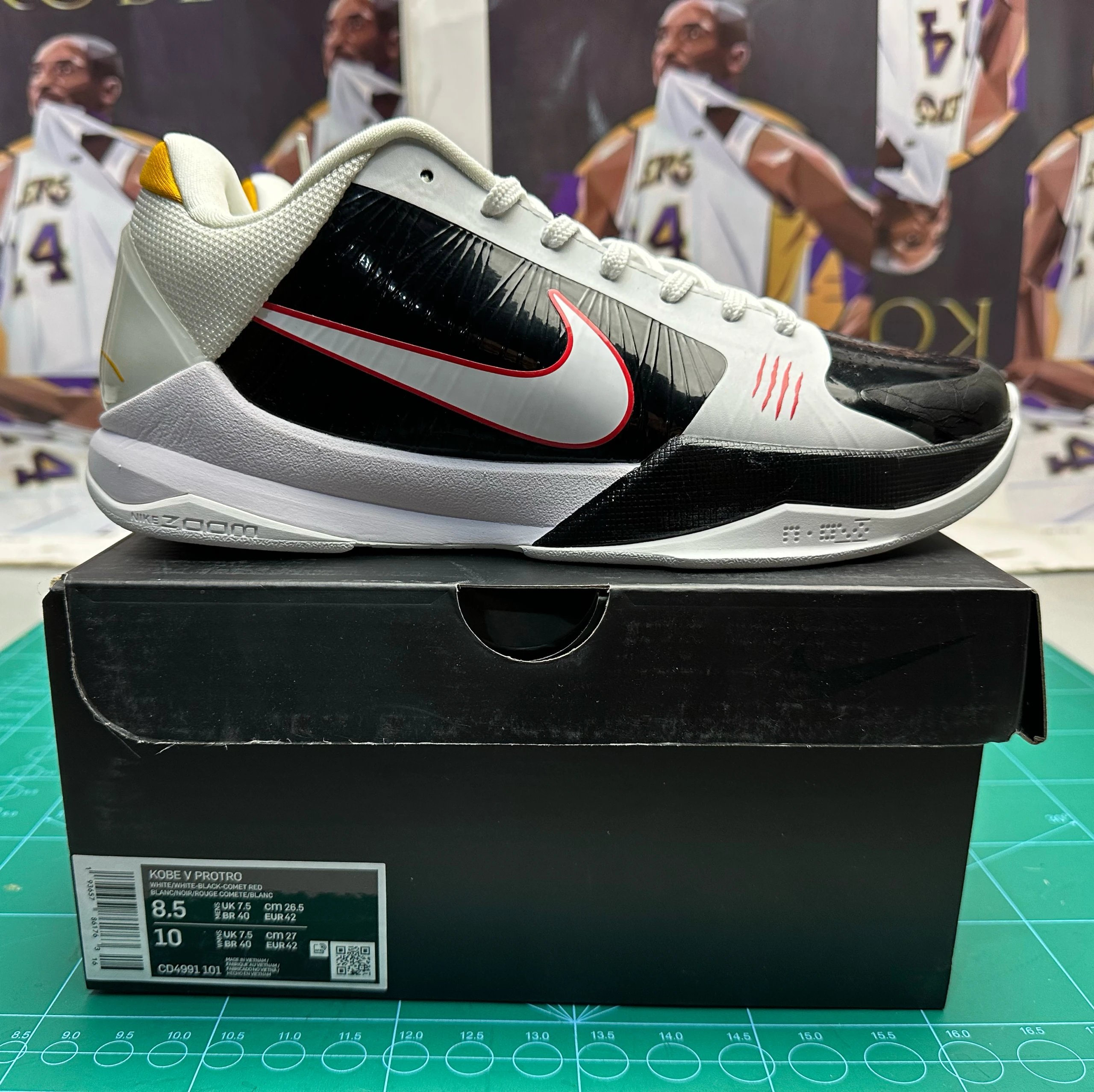 5S White Bruce Lee
