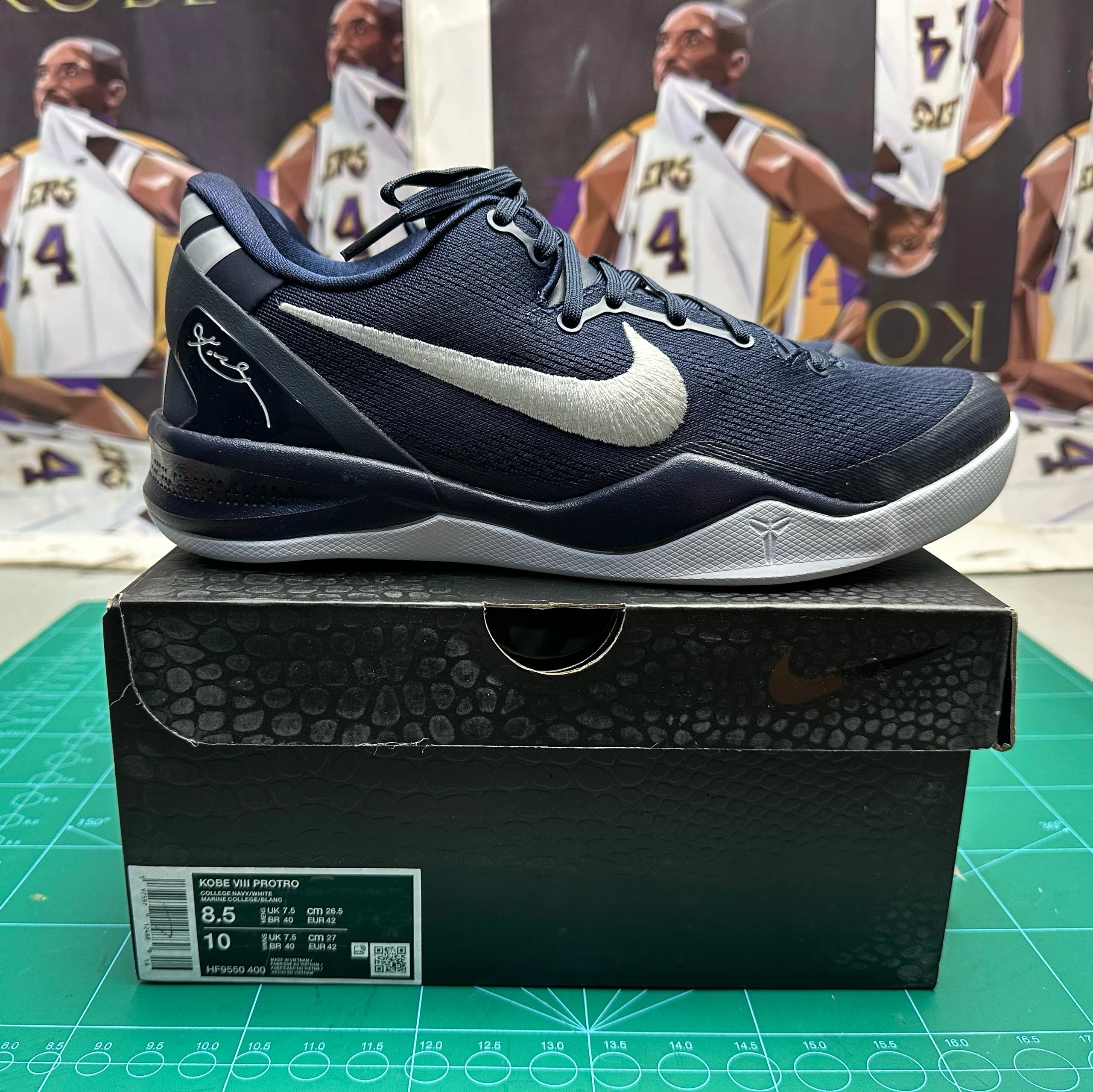 8S Blue White