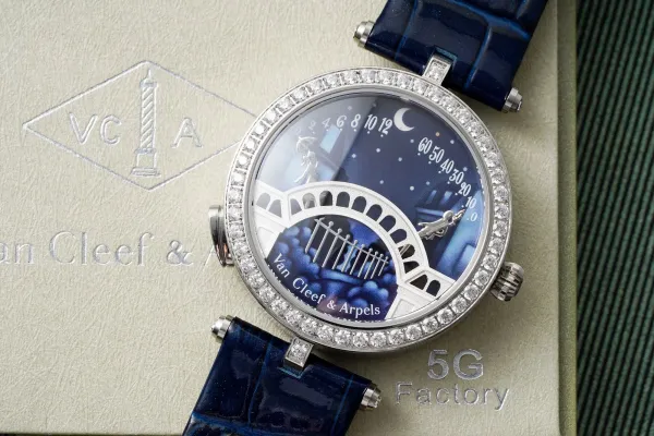 Van Cleef & Arpels Pont des Arts White Leather Watch Watches - 6