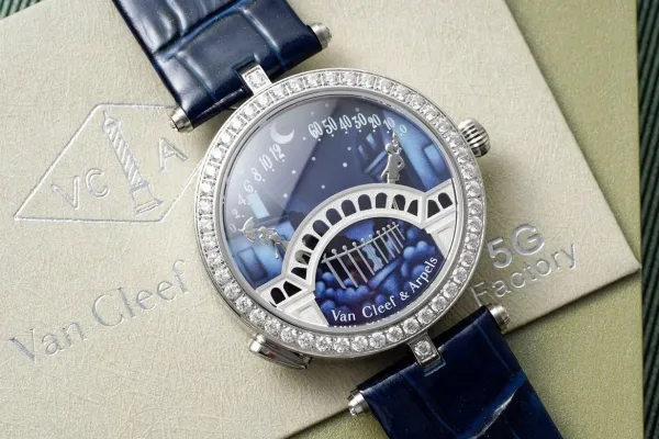 Van Cleef & Arpels Pont des Arts White Leather Watch Watches - 8