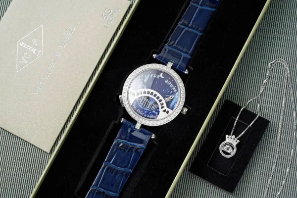 Van Cleef & Arpels Pont des Arts White Leather Watch Watches - 7