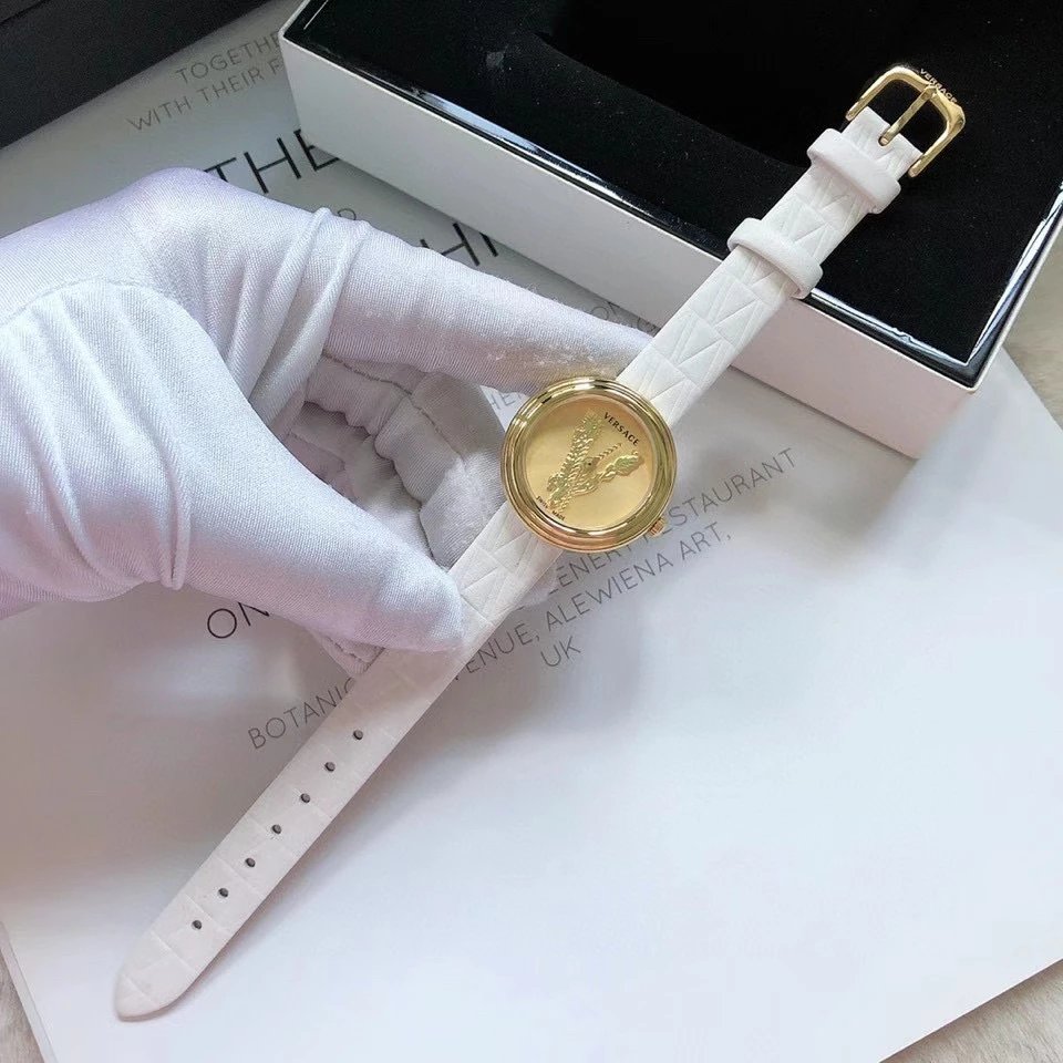 白色金盘