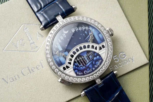 Van Cleef & Arpels Pont des Arts White Leather Watch Watches - 5