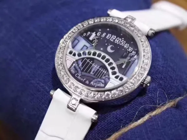 Van Cleef & Arpels Pont des Arts White Leather Watch Watches - 29