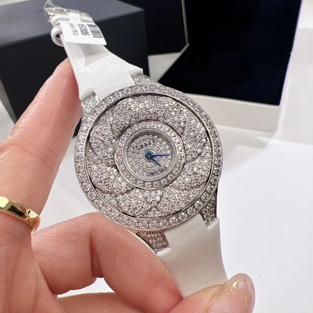 Graff Watches Crystal-Set Round Dial Leather-Strap Watch product detail image 7