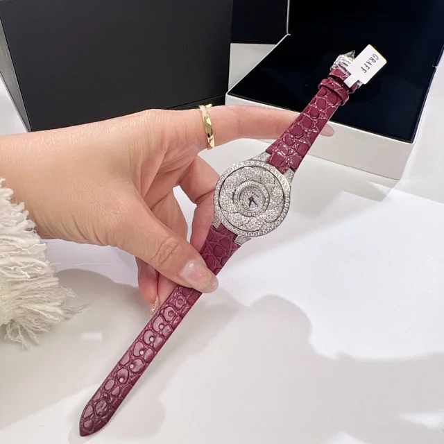 Graff Watches Crystal-Set Round Dial Leather-Strap Watch product detail image 10