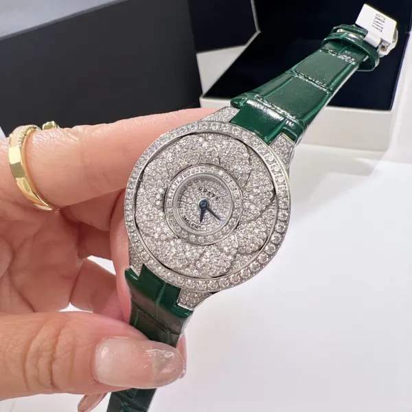 Design Chopard Happy Diamonds Round Dial Diamond-Encrusted Watch Black Leather Strap Watches - 9