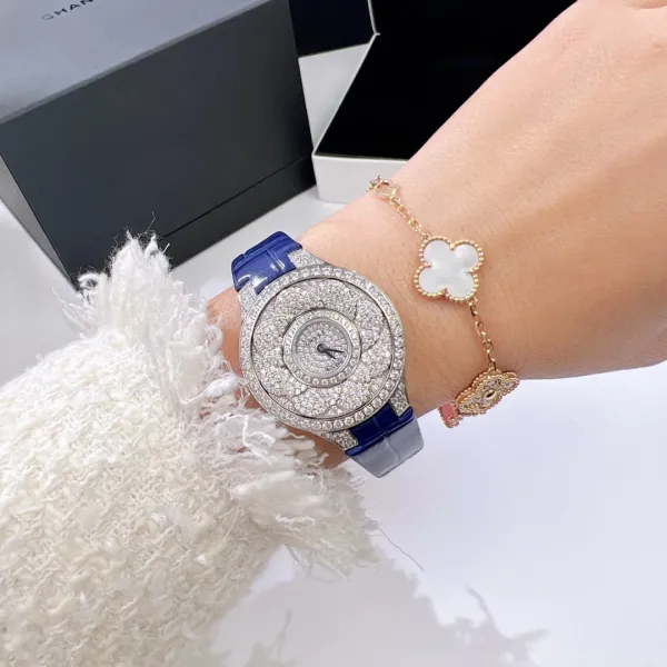 Design Chopard Happy Diamonds Round Dial Diamond-Encrusted Watch Black Leather Strap Watches - 7