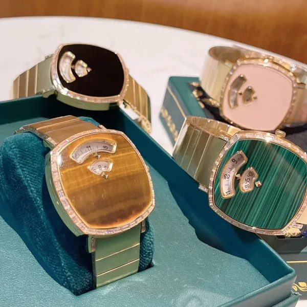 Design Malachite Dial Gold-Tone Watch with Diamond Bezel Watches - 26