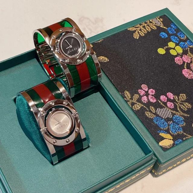 Gucci Watches Green and Red Striped Bracelet Watch product detail image 5