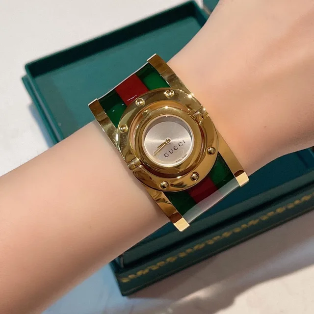 Gucci Watches Green and Red Striped Bracelet Watch product detail image 15