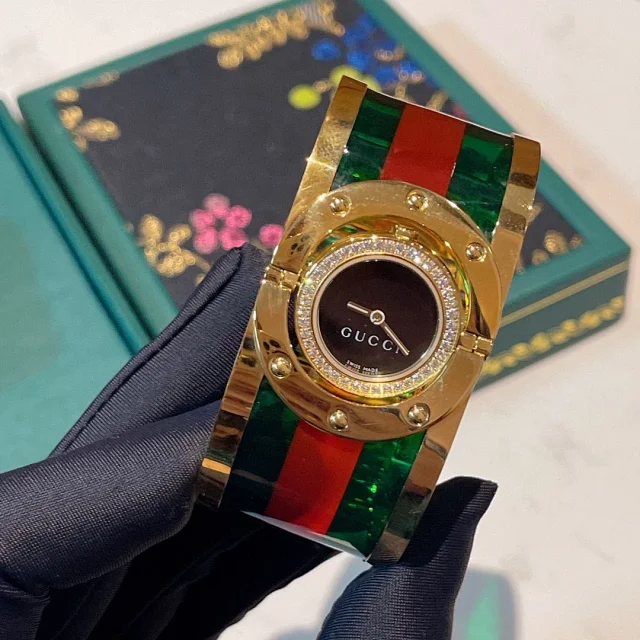 Gucci Watches Green and Red Striped Bracelet Watch product detail image 21