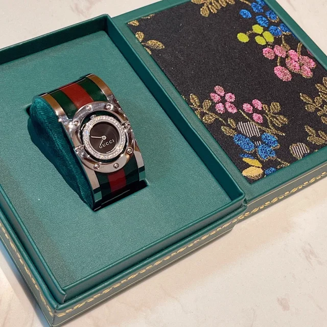 Gucci Watches Green and Red Striped Bracelet Watch product detail image 19